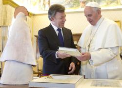 البابا يستقبل رئيس جمهورية كولومبيا والوفد المرافق