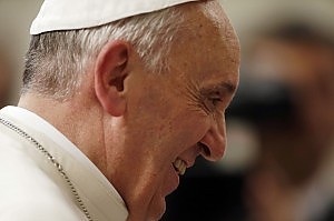 البابا فرنسيس: بالتأمل بآلام المسيح والتشبه بالعذراء يمكننا أن نعيش الإنجيل