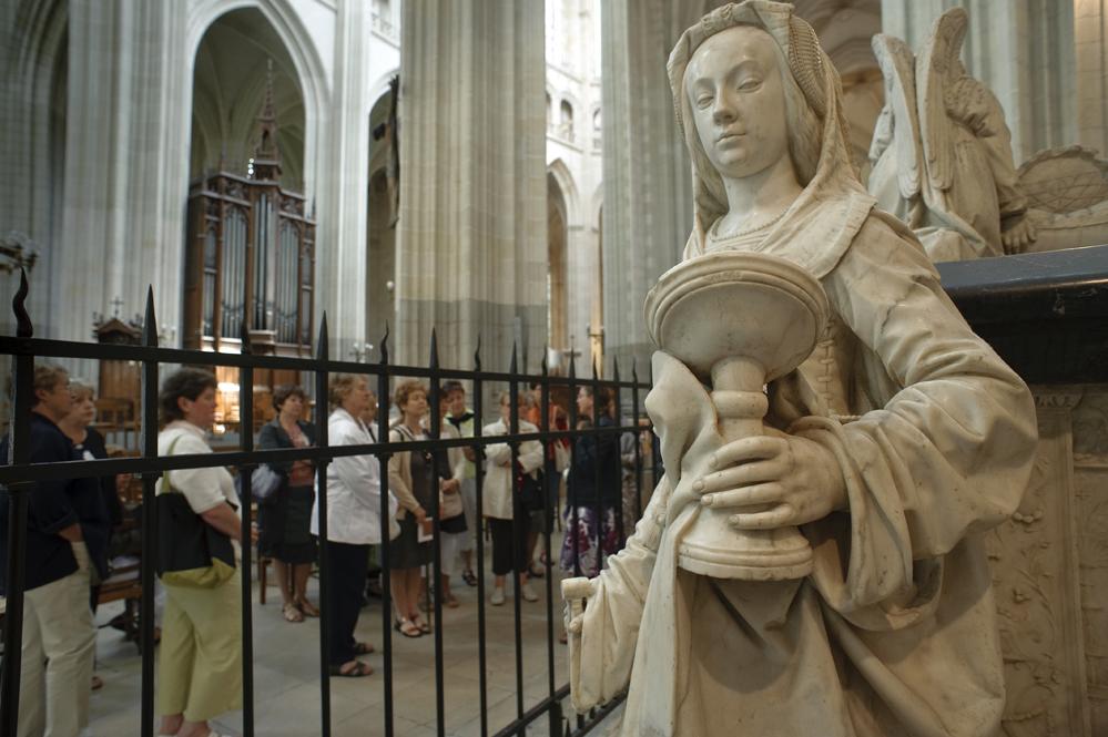 فرنسا: اقتحام كاتدرائية نانت
