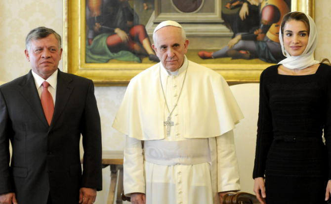 البابا فرنسيس يستقبل الملك عبدالله الثاني والملكة رانيا في الفاتيكان