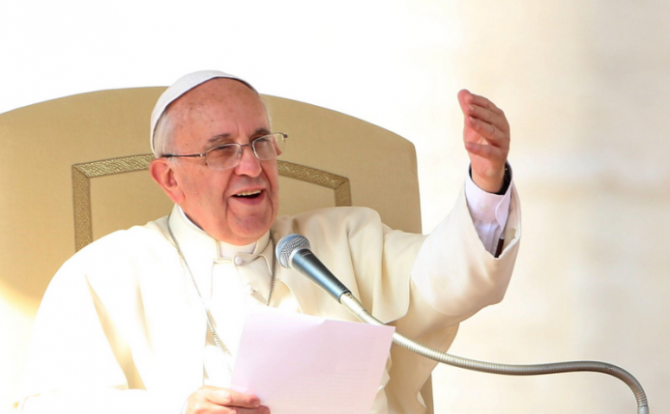 البابا فرنسيس يقدم 10 نصائح لإعداد عظة مثمرة