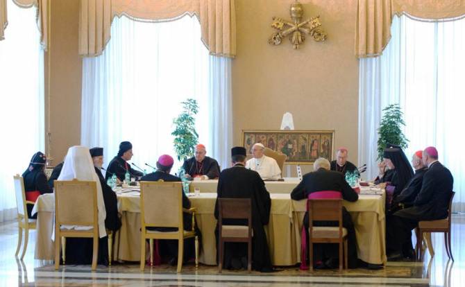 البابا لبطاركة الشرق: لا أتصوّر الشرق الأوسط بدون مسيحيين