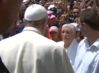 البابا يبرق معزيًا بنيلسون منديلا