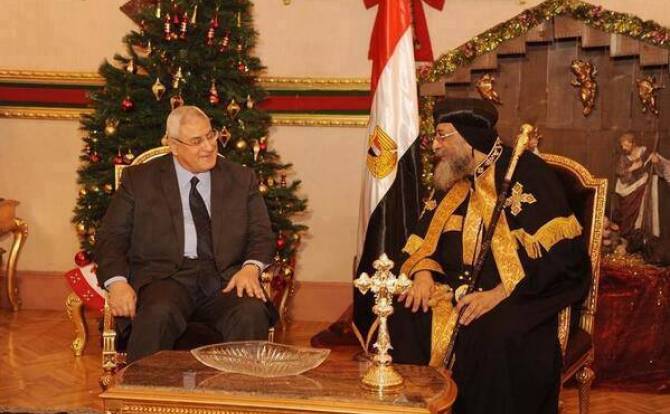 للمرة الأولى.. الرئيس المصري يزور الكاتدرائية المرقسية مهنئاً بأعياد الميلاد