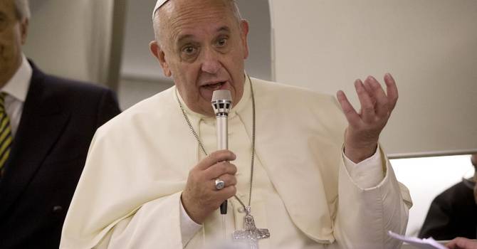 البابا يرد على من يتهمه بتشريع “الطلاق الكاثوليكي”