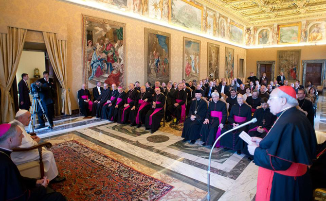 البابا يستقبل المشاركين في أعمال اتحاد المؤسسات لمساعدة الكنائس الشرقية
