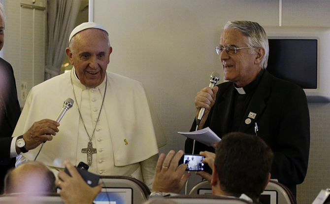 البابا يعلن عن استعداده لزيارة العراق