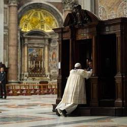 البابا يعلن “يوبيل الرحمة”