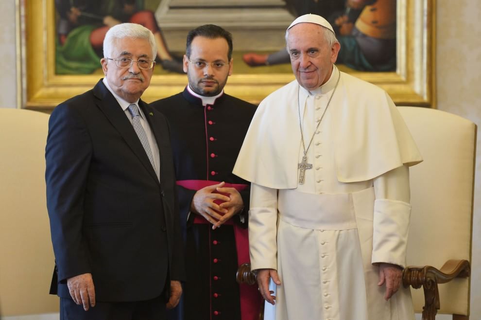 مشاهد لقاء الرئيس الفلسطيني عباس مع البابا فرنسيس في الفاتيكان