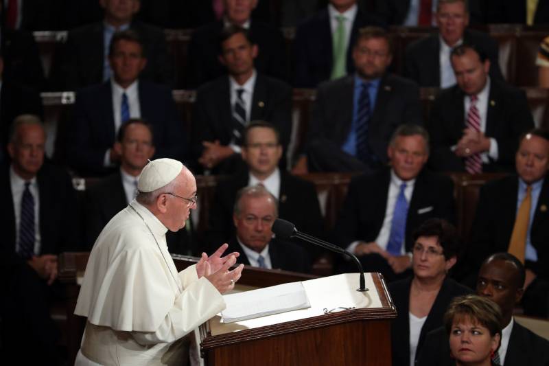 نصف الكاثوليك يكوّنون رأيًا إيجابيًا عن الكنيسة بعد زيارة البابا إلى الولايات المتحدة