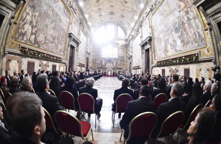 كلمة قداسة البابا فرنسيس إلى الدبلوماسيين المعتمدين لدى الكرسي الرسولي