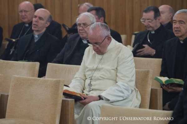 البابا يتشارك مع المؤمنين ما يعيشه في رياضته الروحية