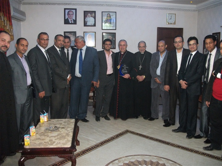 وفد حزب المصريين الأحرار يزور سفير الفاتيكان بسوهاج