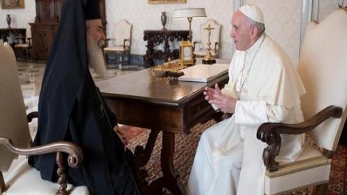 بابا الفاتيكان أتألم لأجل ما يحدث لمسيحييوا الشرق الأوسط