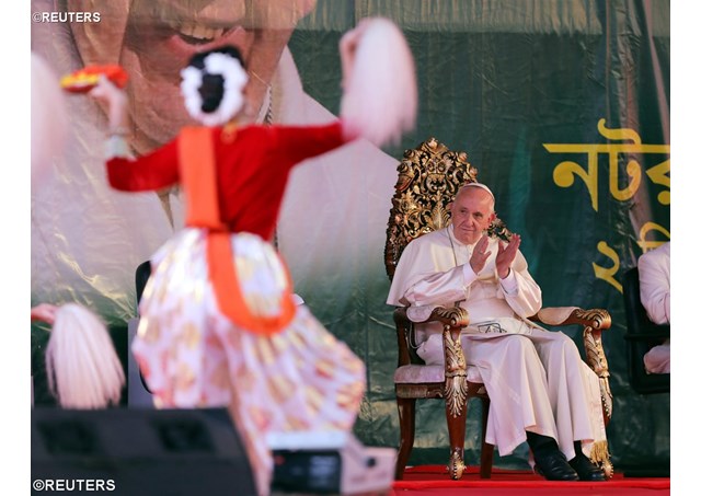 البابا فرنسيس يختتم زيارته إلى بنغلاديش بلقاء مع الشباب , و يختتم جولته