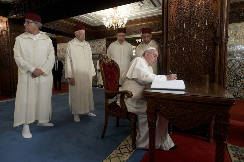 البابا يصلّي على نيّة أن ينمو التضامن والأخوّة بين المسيحيين والمسلمين