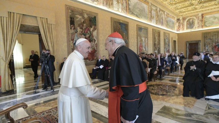في حديثه إلى هيئة رواكو البابا فرنسيس يعرب عن رغبته زيارة العراق العام القادم