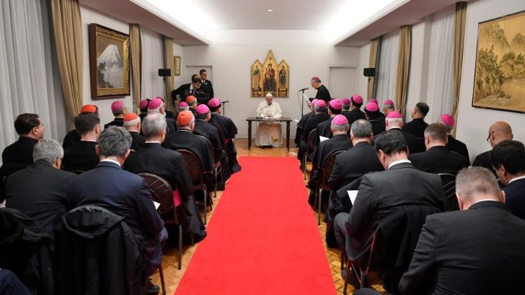 البابا فرنسيس يلتقي أساقفة اليابان في اليوم الأول من زيارته الرسولية