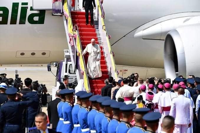 قداسة البابا فرنسيس يصل العاصمة التايلاندية بانكوك في بداية زيارته الرسولية إلى تايلاند واليابان